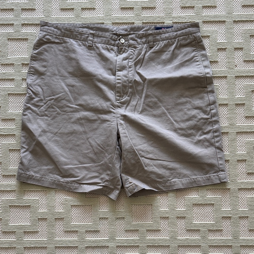 Vineyard Vines Men's Khaki Club Shorts Size 40